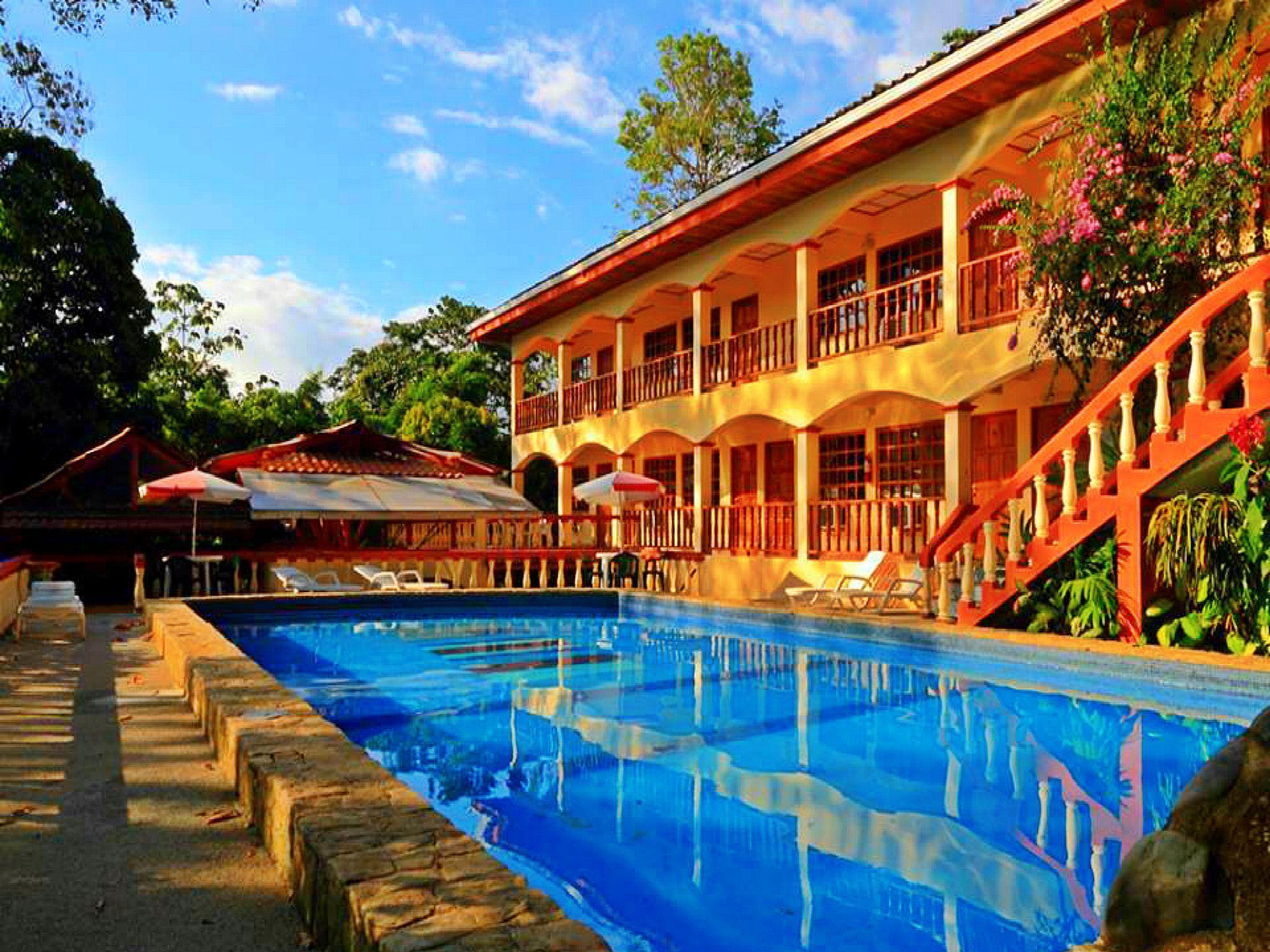 Hotel Tres Banderas Manuel Antonio Exterior foto