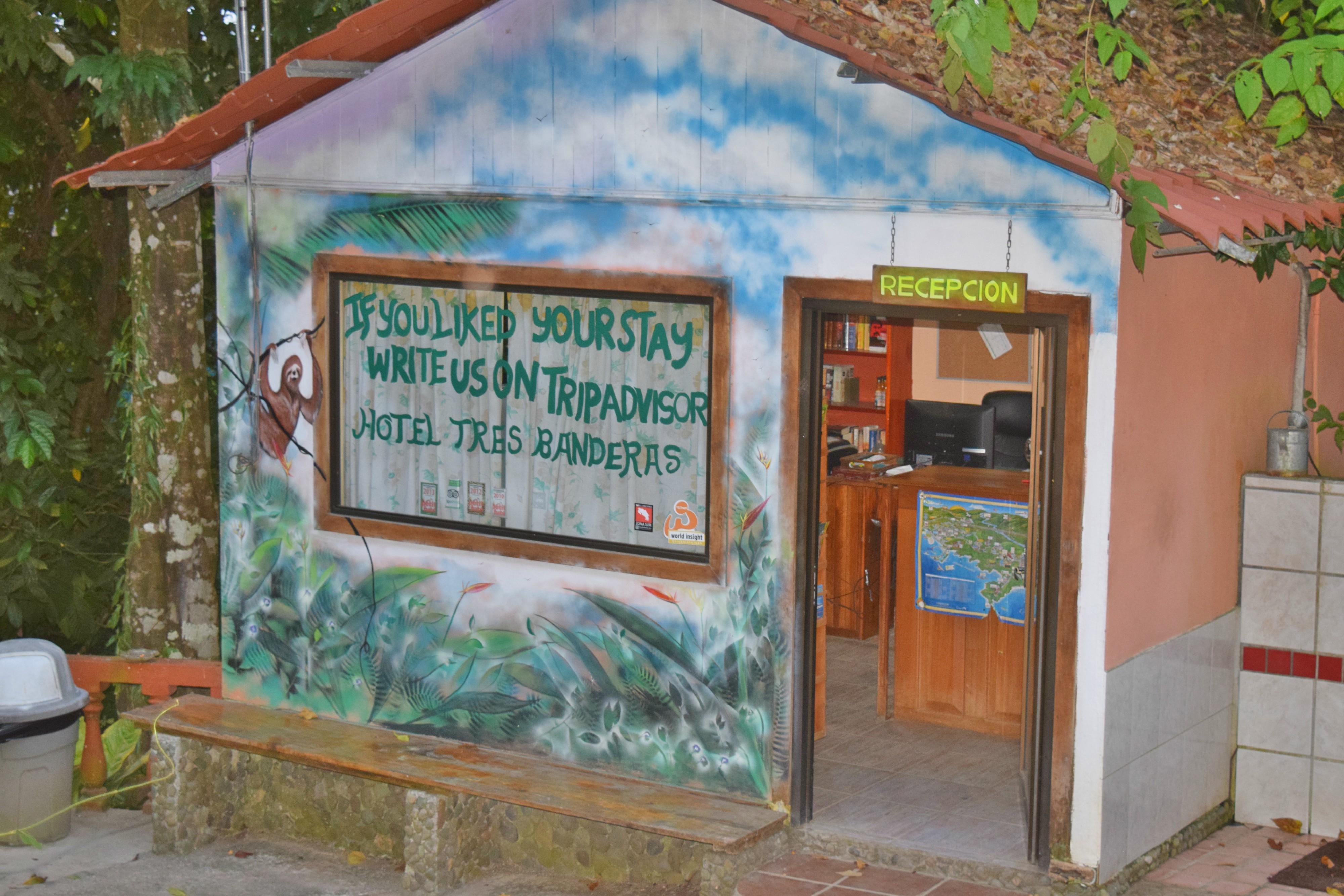 Hotel Tres Banderas Manuel Antonio Exterior foto